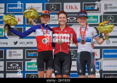 Lenzerheide, Schweiz. 10. Juli 2022. Die Gewinner auf dem Podium (von links nach rechts: Line BURQUIER, Sofie PEDERSEN, Puck PIETERSE) während de Stockfoto