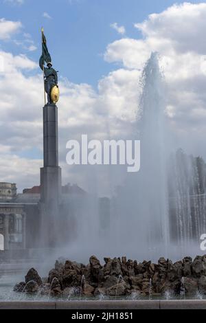 WIEN, ÖSTERREICH - 14. August 2019: Das sowjetische Kriegsdenkmal in Wien, ehemals als Heldendenkmal der Roten Armee bekannt. Denkmal wurde gebaut, um CO Stockfoto