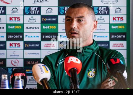 SITTARD, NIEDERLANDE - 14. JULI: Burak Yilmaz von Fortuna Sittard während der Präsentation von Burak Yilmaz im Fortuna Sittard Stadion am 14. Juli 2022 in Sittard, Niederlande (Foto von Jeroen Meuwsen/Orange Picts) Stockfoto