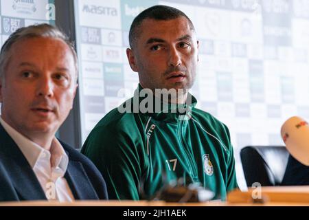 SITTARD, NIEDERLANDE - 14. JULI: Burak Yilmaz von Fortuna Sittard während der Präsentation von Burak Yilmaz im Fortuna Sittard Stadion am 14. Juli 2022 in Sittard, Niederlande (Foto von Jeroen Meuwsen/Orange Picts) Stockfoto