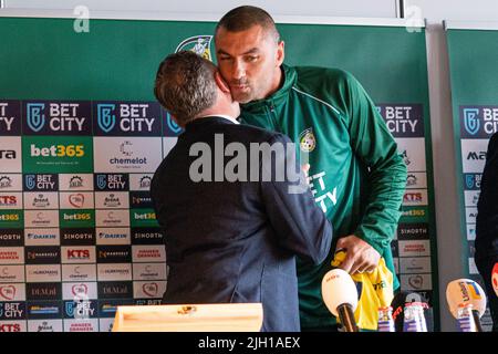 SITTARD, NIEDERLANDE - 14. JULI: Burak Yilmaz von Fortuna Sittard während der Präsentation von Burak Yilmaz im Fortuna Sittard Stadion am 14. Juli 2022 in Sittard, Niederlande (Foto von Jeroen Meuwsen/Orange Picts) Stockfoto
