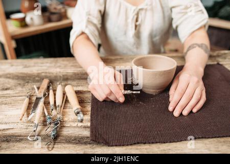 Töpferei Handwerk Handmade Art Carving Zeitvertreib Hobby Talent Konzept Stockfoto