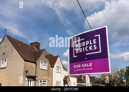 Haus zu verkaufen von Purple Bricks, Frampton in Severn, Gloucestershire, Großbritannien Stockfoto