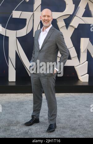 Hollywood, Ca. 13.. Juli 2022. Stephen McFeely bei der Netflix-Premiere von The Grey man im TCL Chinese Theatre am 13. Juli 2022 in Hollywood, Kalifornien. Quelle: Saye Sadou/Media Punch/Alamy Live News Stockfoto