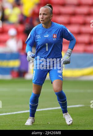 Sheffield, England, 13.. Juli 2022. Gaelle Thalmann aus der Schweiz beim Spiel der UEFA Women's European Championship 2022 in der Bramall Lane, Sheffield. Bildnachweis sollte lauten: Jonathan Moscrop / Sportimage Stockfoto