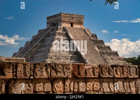 Andere Ansicht der kukulkan-Pyramide in Chichen Itza Stockfoto