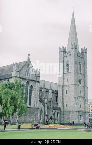 St. Patrick's Cathedral in Dublin, Irland, und seine Gärten Stockfoto