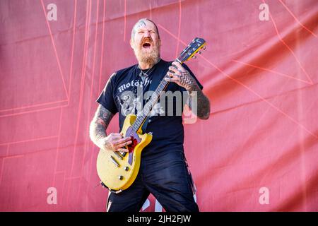 Oslo, Norwegen. 23., Juni 2022. Die amerikanische Metalband Mastodon spielt ein Live-Konzert während des norwegischen Musikfestivals Tons of Rock 2022 in Oslo. Hier ist Gitarrist Brent Hinds live auf der Bühne zu sehen. (Foto: Gonzales Photo - Terje Dokken). Stockfoto