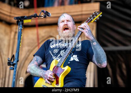 Oslo, Norwegen. 23., Juni 2022. Die amerikanische Metalband Mastodon spielt ein Live-Konzert während des norwegischen Musikfestivals Tons of Rock 2022 in Oslo. Hier ist Gitarrist Brent Hinds live auf der Bühne zu sehen. (Foto: Gonzales Photo - Terje Dokken). Stockfoto