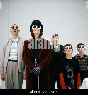 GODLEY, DEPP, KELLY, FRY, HIGHMORE, CHARLIE UND DIE SCHOKOLADENFABRIK, 2005 Stockfoto