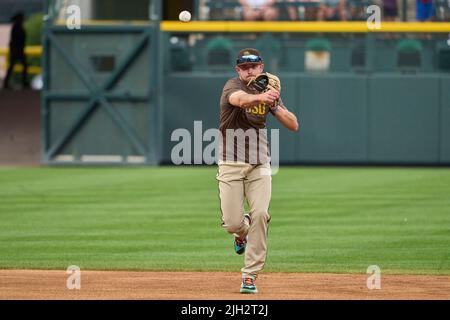 Denver CO, USA. 13.. Juli 2022. Matthew Bratton (37) aus San Diego beim Vorspiel mit San Diego Padres und den Colorado Rockies, das im Coors Field in Denver Co. David Seelig/Cal Sport Medi stattfand. Kredit: csm/Alamy Live Nachrichten Stockfoto