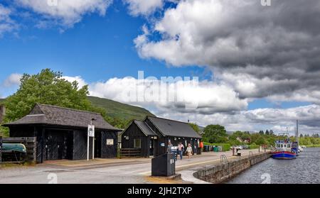 DIE TREPPENHÄUSER DES FORT WILLIAM CALEDONIAN CANAL NEPTUNES BEFINDEN SICH OBEN AUF DEN 8 SCHLEUSEN Stockfoto