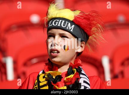 Rotherham, Großbritannien, 14.. Juli 2022. Ein belgischer Fan vor dem Spiel der UEFA Women's European Championship 2022 im New York Stadium, Rotherham. Bildnachweis sollte lauten: Darren Staples / Sportimage Credit: Sportimage/Alamy Live News Stockfoto