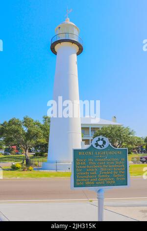 Biloxi, MS - 18. Juni 2022: Der Leuchtturm von Biloxi, erbaut 1848. Stockfoto