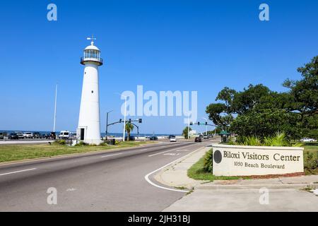Biloxi, MS - 18. Juni 2022: Der Leuchtturm von Biloxi, erbaut 1848. Stockfoto