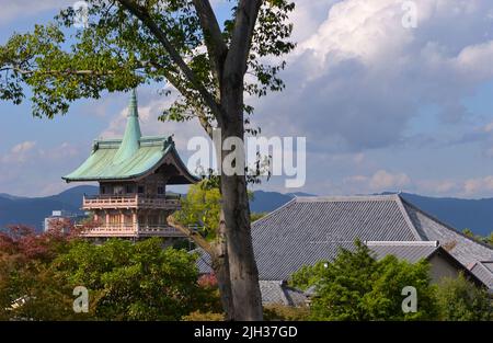 Der Daiunin Tempel mit majestätischer Pagode, Kyoto JP Stockfoto