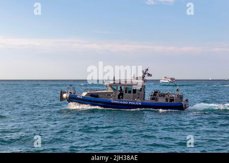 Boot der Chicagoer Polizeibehörde auf dem Lake Michigan, Illinois, USA Stockfoto