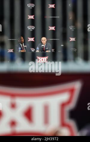 Der kommende Kommissar Brett Yormark spricht während des Medientages der Big 12 Conference am Mittwoch, den 13. Juli 2022 in Arlington, TX. (Mario Terrell / Bild von Stockfoto