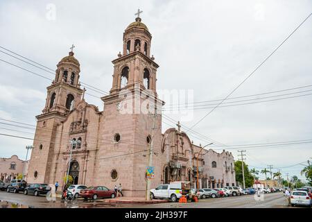 Pfarrei des Heiligen Herzens Jesu in Navojoa Sonora, Mexiko. ©.. (Foto von Israel Garnica / Nordfoto) Parroquia del Sagrado Corazón de Jesús en Navojoa Sonora, Mexiko. ©.. (Foto von Israel Garnica / Norte Photo) Stockfoto