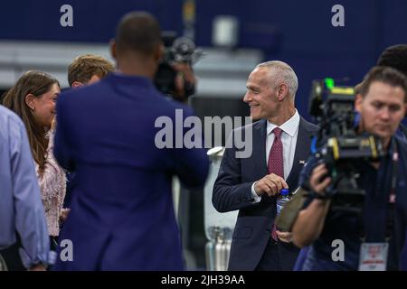 Der kommende Kommissar Brett Yormark spricht mit den Medien während des Medientages der Big 12 Conference, Mittwoch, den 13. Juli 2022, in Arlington, TX. (Mario Terr Stockfoto