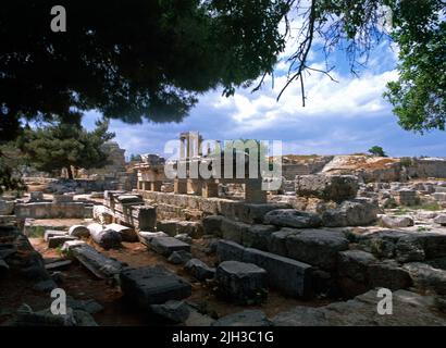 Peloponnes Griechenland Antike Ruinen des korinthischen Tempels von Apollo Stockfoto