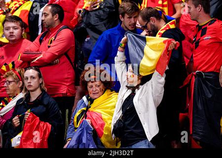 Rotherham, Großbritannien. 14.. Juli 2022. ROTHERHAM, VEREINIGTES KÖNIGREICH - 14. JULI: Fans Supporters of Belgium during the Group D - UEFA Women's EURO 2022 match between France and Belgium at New York Stadium on July 14, 2022 in Rotherham, Vereinigtes Königreich (Foto von Joris Verwijst/Orange Picics) Credit: Orange Pics BV/Alamy Live News Stockfoto