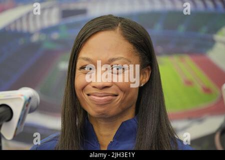 Eugene, USA. 14.. Juli 2022. Allyson Felix (USA), mehrfache Sprint-Weltmeisterin, spricht während einer Pressekonferenz im Hayward Field Stadium, wo die Leichtathletik-Weltmeisterschaften stattfinden. Quelle: Michael Kappeler/dpa/Alamy Live News Stockfoto