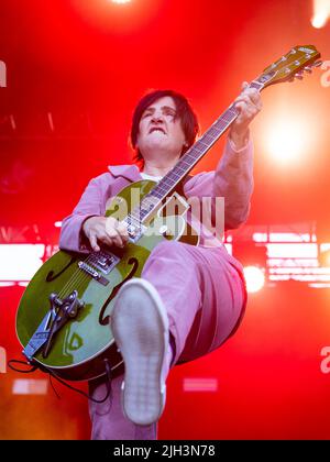 Edinburgh, Großbritannien. 14.. Juli 2022. Texas treten am Donnerstag, 14.. Juli 2022, im Edinburgh Castle auf Sharleen Spiteri – Leadgesang, Gitarre, Keyboards Ally McErlaine – Gitarre Johnny McElhone – Bass, Gitarre, Keyboards Eddie Campbell – Keyboards Tony McGovern – Gitarre, Backing Vocals Cat Myers – Drums Bild: Alan Rennie Credit: Alan Rennie/Alamy Live News Stockfoto