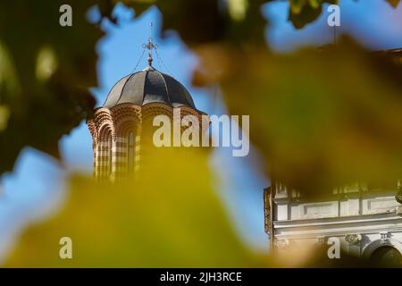 Bukarest, Rumänien - 15. November 2020: Kirche des heiligen Antonius - Alter Fürstenhof erbaut von Mircea Ciobanul im Jahr 1559 der älteste in Bukarest. Es ist b Stockfoto