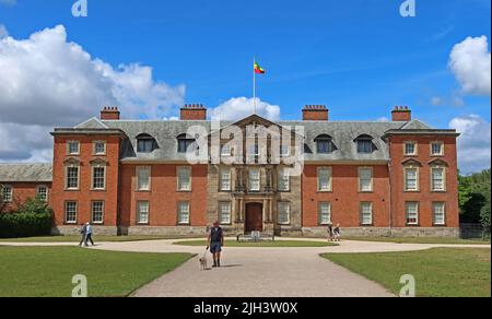 Dunham Massey NT, fliegende äthiopische Flagge, Altrincham, Cheshire, England, UK, WA14 4SJ Stockfoto