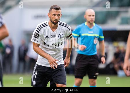 Warschau, Polen. 08.. Juli 2022. Mateusz Wieteska von Legia wurde während des Freundschaftsspiels zwischen Legia Warszawa und Zorya Luhansk im Warschauer Stadtstadion von Marschall Jozef Pilsudski Legia in Aktion gesehen. Endergebnis; Legia Warszawa 2:1 Zorya Luhansk. (Foto von Mikolaj Barbanell/SOPA Images/Sipa USA) Quelle: SIPA USA/Alamy Live News Stockfoto