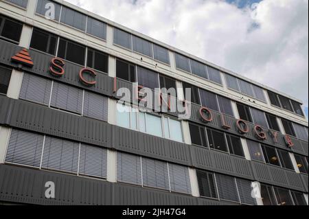 Plakatwand Scientology Building In Amsterdam, Niederlande 5-7-2022 Stockfoto