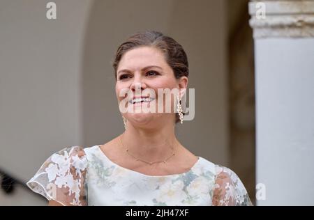 Oland, Schweden. 14.. Juli 2022. Kronprinzessin Victoria von Schweden während der Geburtstagsfeier der Kronprinzessin Victoria von Schweden zum 45.. Geburtstag am 14. Juli 2022 auf Schloss Borgholm in Oland, Schweden. Foto von Stefan Lindblom/Stella Pictures/ABACAPRESS.COM Quelle: Abaca Press/Alamy Live News Stockfoto