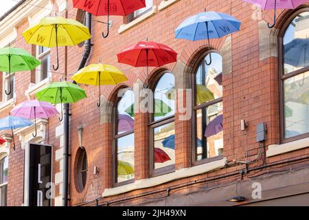 Hanley-Stoke-on-Trent, Staffordshire-Großbritannien 14. Juli 2022 das Umbrella-Projekt, das Neurodiversität und ADHD-Bewusstsein feiert, Piccadilly Hanle Stockfoto