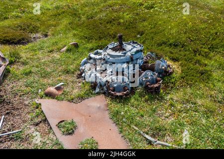 Motor eines Wracks eines Vickers Wellington Bombers, der 1942 auf dem Hügel in der Nähe von Ben Tiran in Glen Clova, Angus, Schottland, Stockfoto