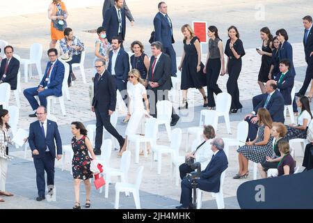 Madrid. Spanien. 20220715, Yolanda Diaz, Joan Subirats nehmen an der „Applaus for Memory“-Veranstaltung ‘Royal Palace am 15. Juli 2022 in Madrid, Spanien, Teil, bei der die Covid-Opfer und die Anerkennung von Sanitätern gewürdigt werden. Quelle: MPG/Alamy Live News Stockfoto