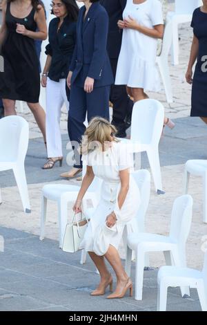 Madrid. Spanien. 20220715, Yolanda Diaz nimmt ‘„Applaus für die Erinnerung“ an den Akt des Staates zur Anerkennung der Opfer von Covid und der Anerkennung von sanitären Mitarbeitern im Königlichen Palast am 15. Juli 2022 in Madrid, Spanien, Teil. Quelle: MPG/Alamy Live News Stockfoto