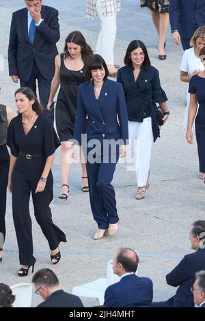 Madrid. Spanien. 20220715, Irene Montero, Carolina Darias, Diana Morant, Isabel Rodriguez, Pilar Llop nahm am 15. Juli 2022 ‘Madrid, Spanien, an der „Applaus für die Erinnerung“-Aktion zur Anerkennung der Opfer von Covid und der Anerkennung von Sanitäterinnen im Königlichen Palast Teil. Quelle: MPG/Alamy Live News Stockfoto