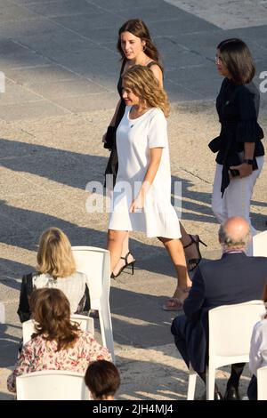 Madrid. Spanien. 20220715, Irene Montero nimmt an der „Applaus for Memory“-Veranstaltung Teil, die am 15. Juli 2022 im Königlichen Palast in Madrid, Spanien, die „Staatsakt zur Anerkennung der Covid-Opfer und die Anerkennung der sanitären Mitarbeiter ‘Anerkennung“ würdigte. Quelle: MPG/Alamy Live News Stockfoto