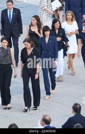 Madrid, Spanien. 15.. Juli 2022. Irene Montero, Carolina Darias, Diana Morant, Isabel Rodriguez, Pilar Llop nehmen an der „˜Applaus for Memory“-Veranstaltung Teil, die am 15. Juli 2022 im Königlichen Palast in Madrid, Spanien, die Opfer von Covid und die Anerkennung der Sanitäter ehrt (Bildquelle: © Jack Abuin/ZUMA Press Wire) Quelle: ZUMA Press, Inc./Alamy Live News Stockfoto