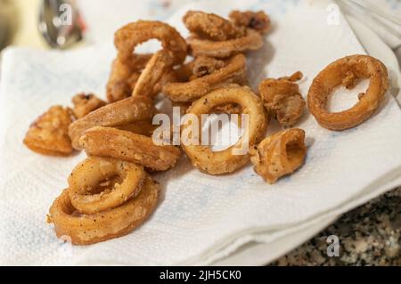 Bio Crispy Fish Strips in Batter Detail Schuss Stockfoto