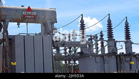 Strom-Hochspannungsverteilung Fuller Elektrische Schaltanlagen-Unterstation, Altrincham, Cheshire, England, Großbritannien Stockfoto