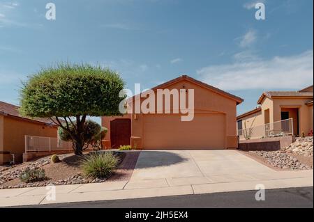 Traditionelles Arizona Haus in Tucson, Arizona. Wunderschönes, modernes amerikanisches Haus Stockfoto