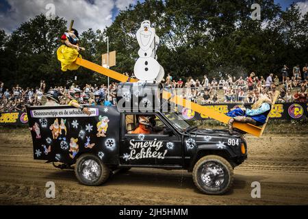 Lichtenvoorde, Niederlande. 15.. Juli 2022. Lichtenvoorde, Niederlande. 15.. Juli 2022. 2022-07-15 13:58:21 LICTENVOORDE - Festivalbesucher während des Zwarte Cross. Das Festival wurde in den letzten zwei Jahren aufgrund der Corona-Pandemie abgesagt. ANP VINCENT JANNINK netherlands Out - belgium Out Credit: ANP/Alamy Live News Credit: ANP/Alamy Live News Stockfoto