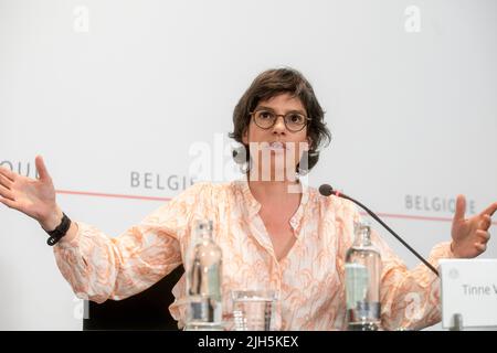 Brüssel, Belgien. 15.. Juli 2022. Energieministerin Tinne Van der Straeten im Bild bei einer Pressekonferenz nach dem ministerratstreffen am Freitag, den 15. Juli 2022 in Brüssel. BELGA FOTO HATIM KAGHAT Kredit: Belga Nachrichtenagentur/Alamy Live News Stockfoto
