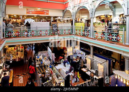 Camden Market - London, Großbritannien: 31.. Oktober 2015: Camden Town. Die geschäftigen bunten Geschäfte in Camden sind einer der beliebtesten Orte in London Stockfoto