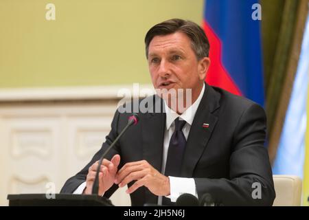 Kiew, Ukraine. 11.. Mai 2018. Präsident der Republik Slowenien Borut Pahor, gesehen bei einem Treffen mit dem Präsidenten der Ukraine Petro Poroschenko in Kiew. Borut Pahor ist ein slowenischer Politiker. Seit Dezember 2012 war er Präsident von Slowenien. Von November 2008 bis Februar 2012 war er Premierminister. (Foto von Mykhaylo Palinchak/SOPA Images/Sipa USA) Quelle: SIPA USA/Alamy Live News Stockfoto