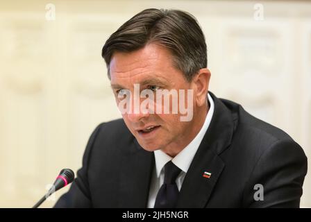 Kiew, Ukraine. 11.. Mai 2018. Präsident der Republik Slowenien Borut Pahor, gesehen bei einem Treffen mit dem Präsidenten der Ukraine Petro Poroschenko in Kiew. Borut Pahor ist ein slowenischer Politiker. Seit Dezember 2012 war er Präsident von Slowenien. Von November 2008 bis Februar 2012 war er Premierminister. (Bild: © Mykhaylo Palinchak/SOPA Images via ZUMA Press Wire) Stockfoto