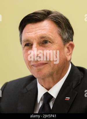 Kiew, Ukraine. 11.. Mai 2018. Präsident der Republik Slowenien Borut Pahor, gesehen bei einem Treffen mit dem Präsidenten der Ukraine Petro Poroschenko in Kiew. Borut Pahor ist ein slowenischer Politiker. Seit Dezember 2012 war er Präsident von Slowenien. Von November 2008 bis Februar 2012 war er Premierminister. (Bild: © Mykhaylo Palinchak/SOPA Images via ZUMA Press Wire) Stockfoto