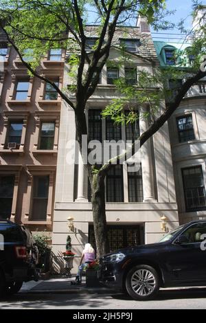 New York, USA. 15.. Juli 2022. Ivana Trumps Haus am Tag nach ihrem Tod. Ivana Trump, die erste Frau des ehemaligen US-Präsidenten Donald Trump, ist im Alter von 73 Jahren gestorben. Quelle: Christina Horsten/dpa/Alamy Live News Stockfoto